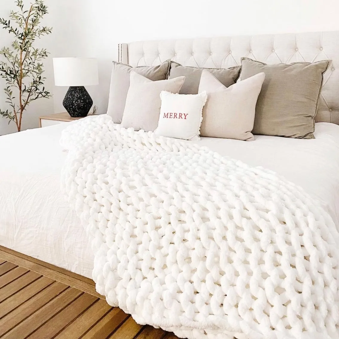 Chunky Knit Throw- Multiple Colors