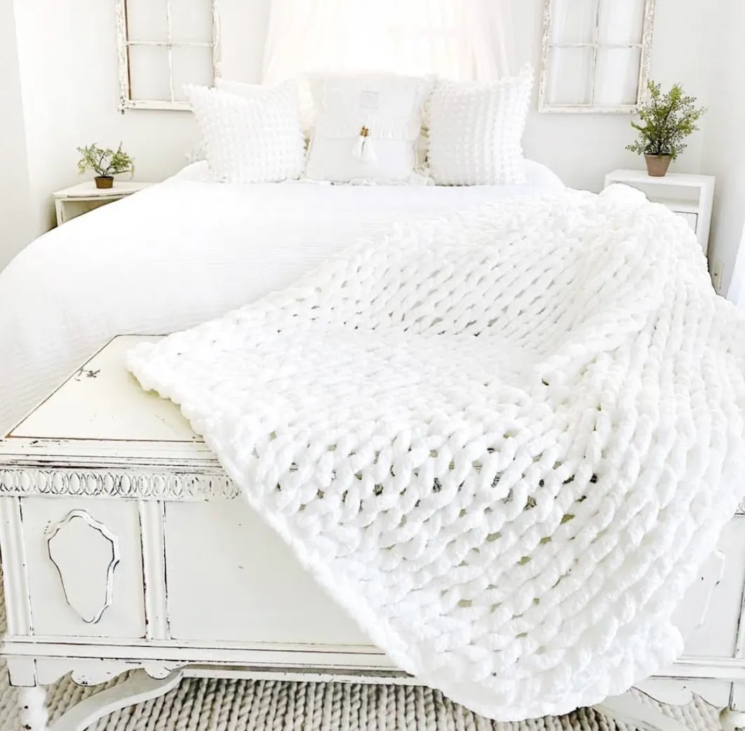 Chunky Knit Throw- Multiple Colors